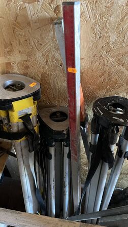 2 Målestænger + 3 Tripods