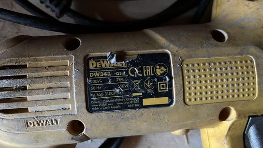 6 Stk. Div. Værktøj BOSCH, DEWALT , MAKITA Inkl. Transporkasse