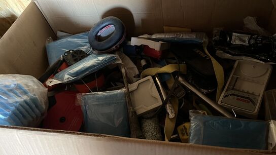 Blandet Lot - Skæreskiver + Div. Bor i Kasse + Papkassse med Indhold