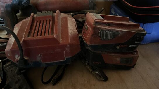 2 Stk. Klæbedispenser HILTI + Batterisæt, Varmepistol  m.m