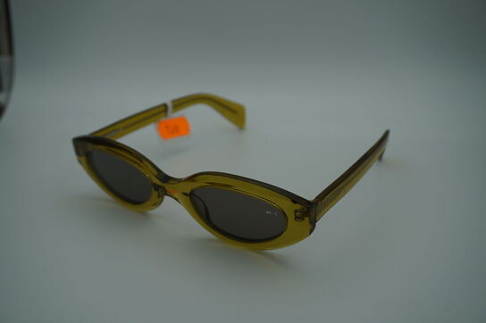 Solbriller AY STUDIOS Atti