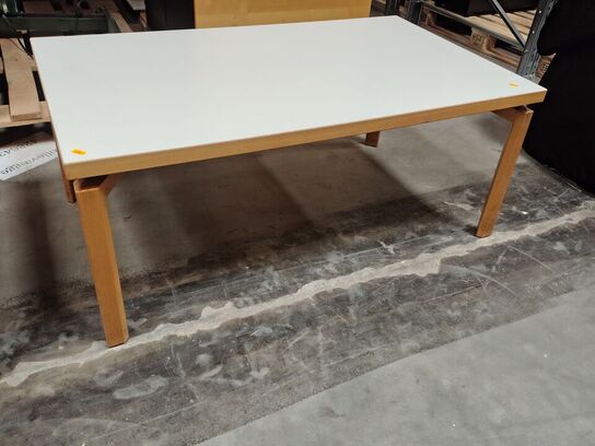 Sofabord  MAGNUS OLESEN