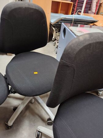 To kontorstole RH Mereo 200