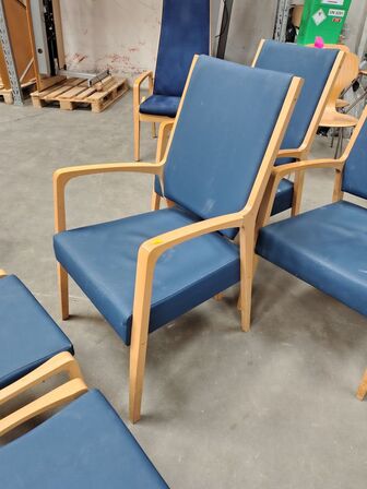 Tre stole med fodskamler  SCHOU ANDERSEN