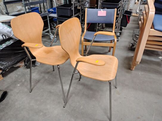 To skalstole med armlæn