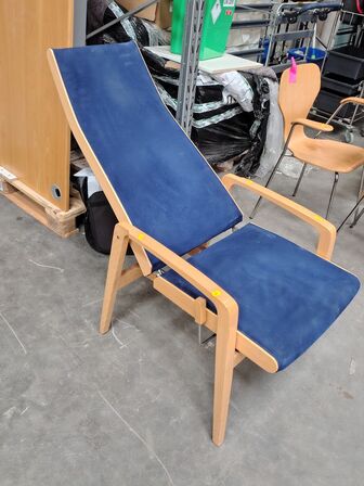 Højrygget stol med regulering  SCHOU ANDERSEN