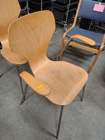 To skalstole med armlæn