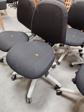 To kontorstole RH Mereo 200