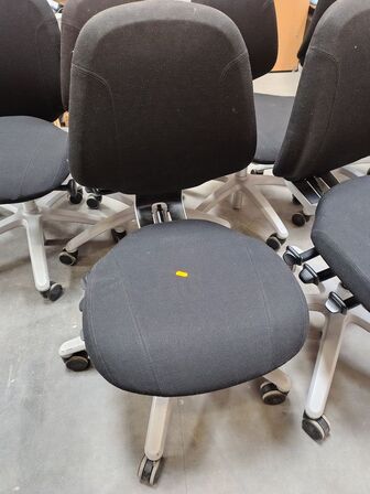 To kontorstole RH Mereo 200