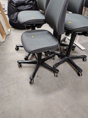 Fire Kinnarps kontorstole