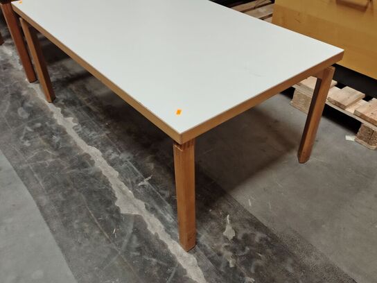 Sofabord  MAGNUS OLESEN