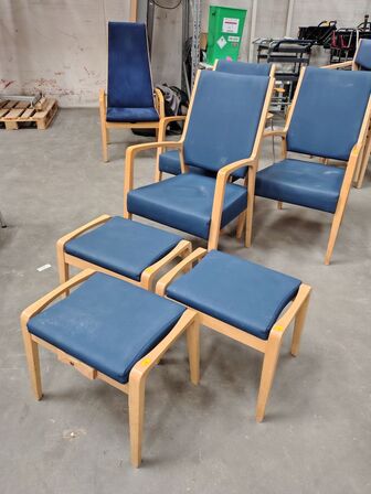 Tre stole med fodskamler  SCHOU ANDERSEN