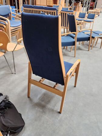 Højrygget stol med regulering  SCHOU ANDERSEN