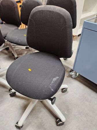 To kontorstole RH Mereo 200