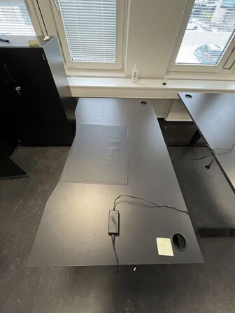 To hæve/sænkeborde. 