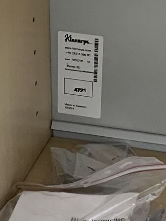 Kinnarps locker med to rum. 