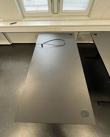 To hæve/sænkeborde. 