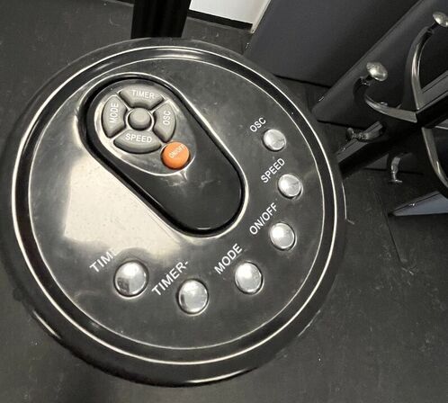 To stumtjenere og et varmetårn