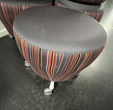 Fem stk. Orangebox skamler