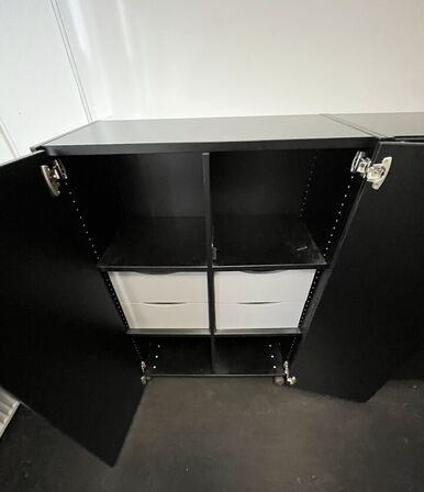 Fire kontorskabe, EFG 