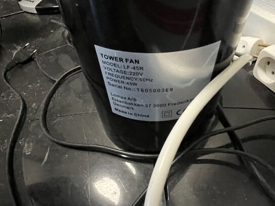 Ventilationstårne og bordventilatorer.