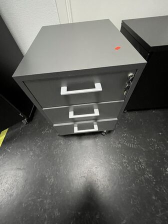 Assorterede kontorskabe