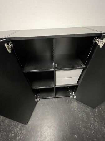 Fire kontorskabe, EFG 