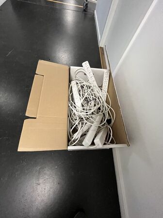 It stikdåser, 1 flyttekasse