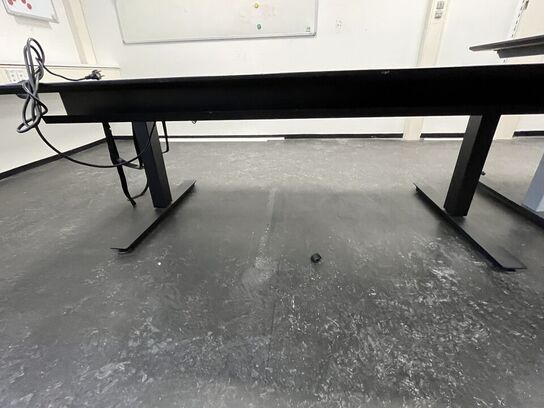 To hæve/sænkeborde. 