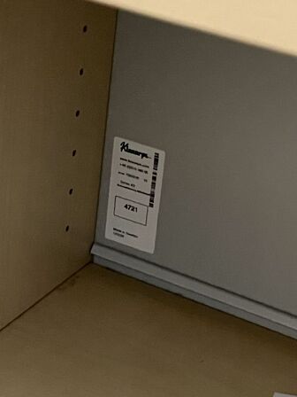 Kinnarps locker med to rum. 