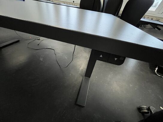 Fire hæve/sænkeborde (to modeller).