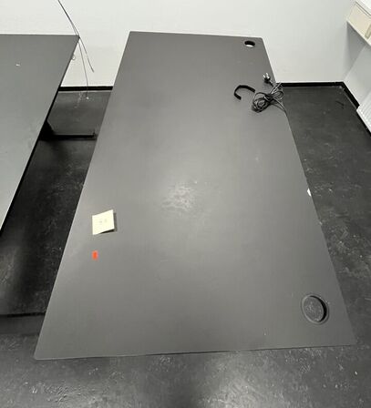 Tre hæve/sænkeborde. 