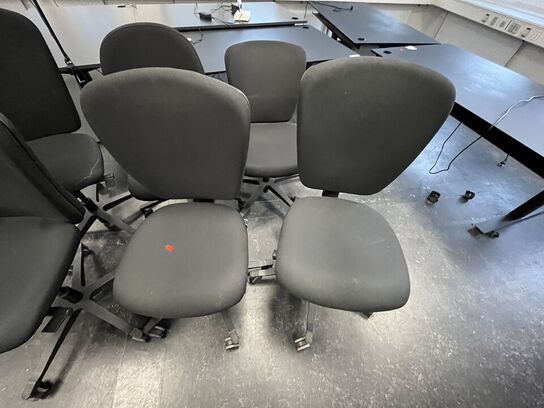 Seks kontorstole ass.