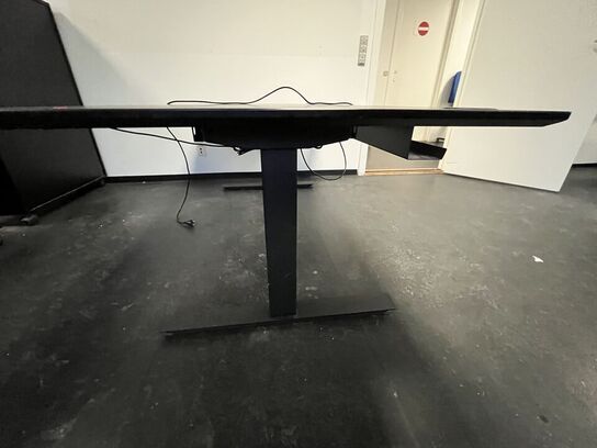 To hæve/sænkeborde. 