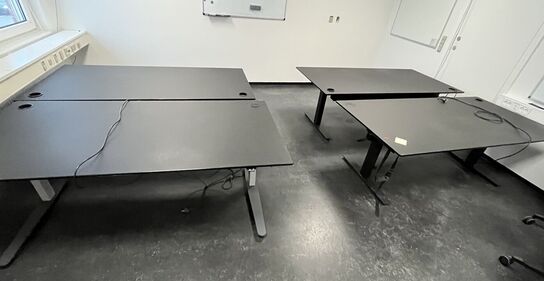 Fire hæve/sænkeborde. 