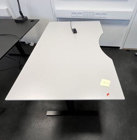 Hæve/sænkebord. 