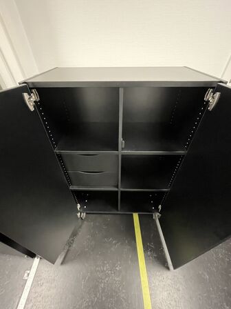 Assorterede kontorskabe