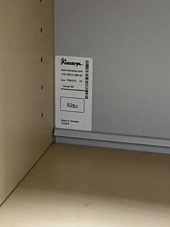 Kinnarps locker med to rum. 