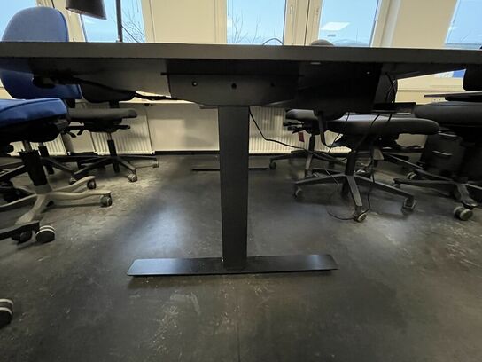 To hæve/sænkeborde. 