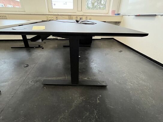 To hæve/sænkeborde. 