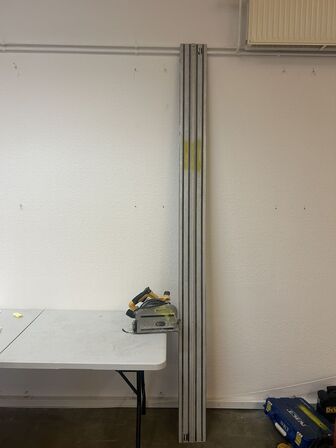 DEWALT Dyksav med skinne (Model ukendt, formentlig DWS520)