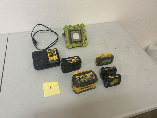 DEWALT Batterier samt lader