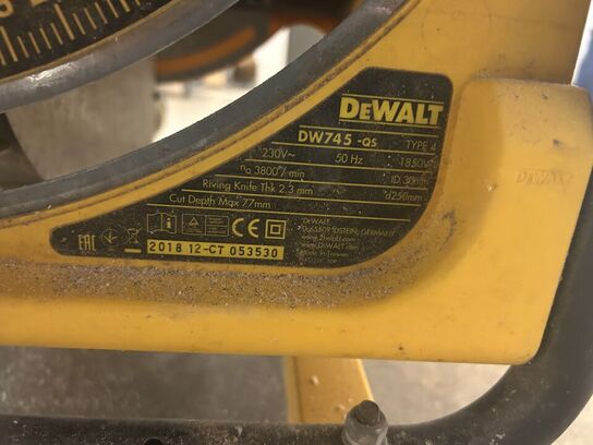 DEWALT Bordrundsav DW745