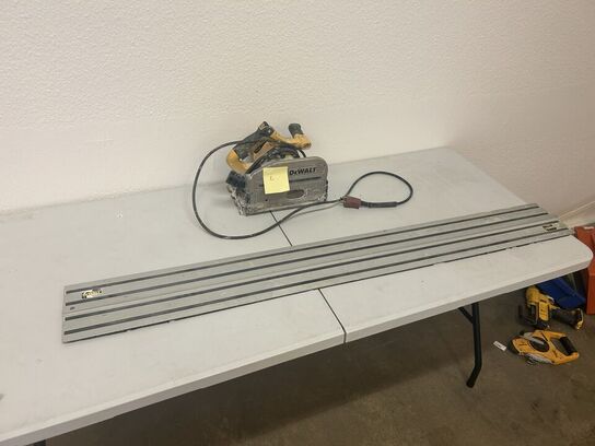 DEWALT Dyksav DWS520 med skinne