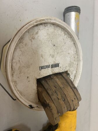 DEWALT Fugepistol DCE580 med fugepinde