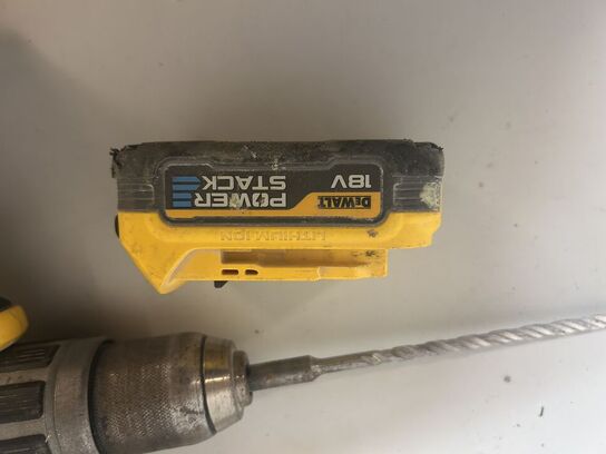 DEWALT Stiksav DCS331 & Skruemaskine (ukendt model)