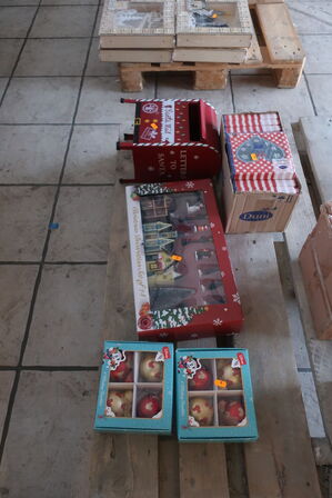 Julepynt samt servietter