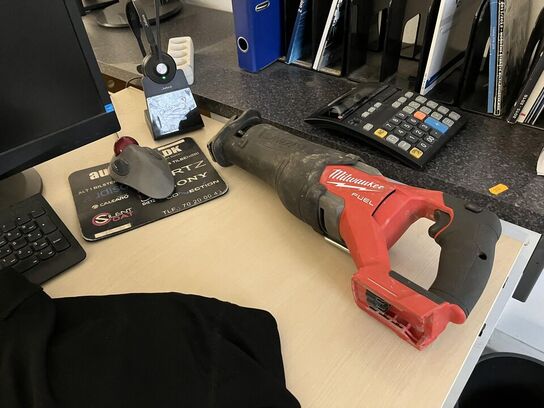 Komplet arbejdes station m. hæve/sænke bord og stol