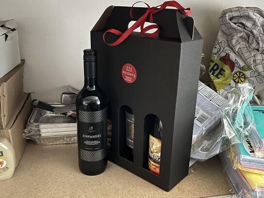 Tøm baglokal. Bla. Køleskab, microovn, toner med mere