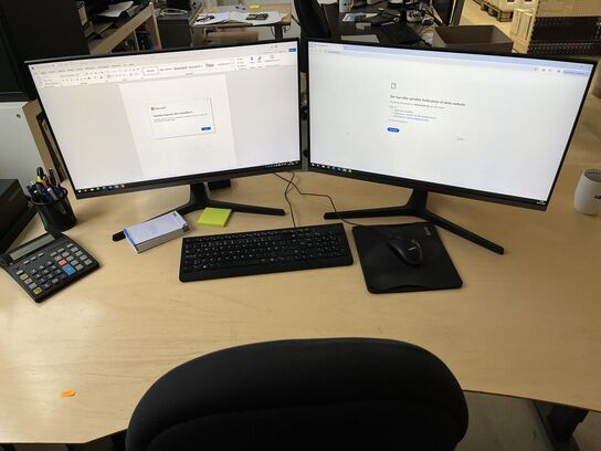 Komplet arbejdes station m. hæve/sænke bord og stol